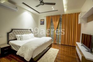 99 Acre King Size Bedroom